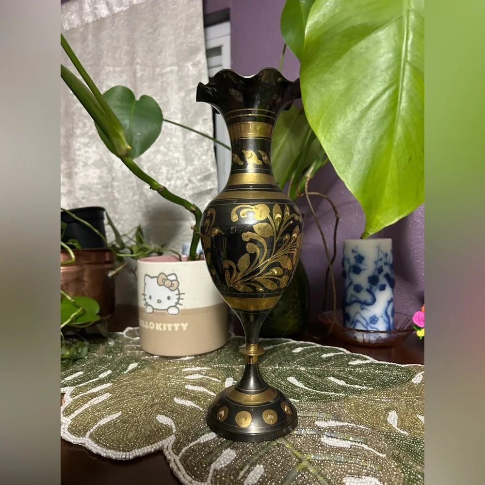 Vintage Collectible Indian‎ Brass Engraved Floral Vase 11.5 tall black whimsy